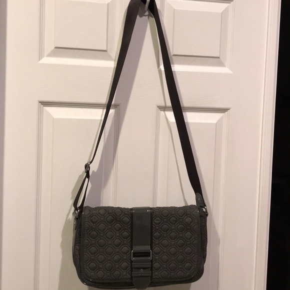 VERA BRADLEY GREY QUILTED PURSE NEWEST MATERIAL! - Picture 7 of 8